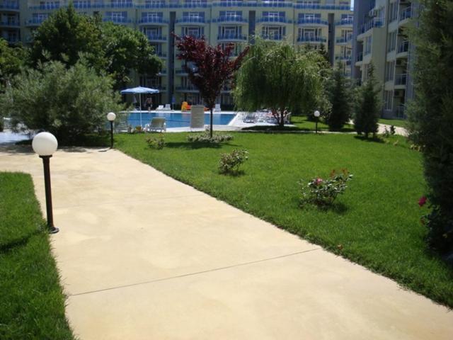Oazis Cozy Beach Apartment Ravda Bagian luar foto